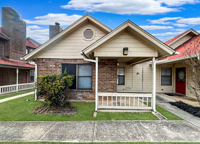 6306 Queens Castle Unit 4