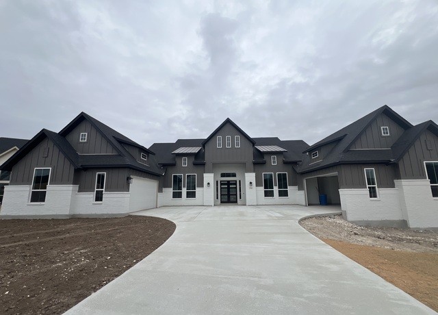 206 Mesquite Trl