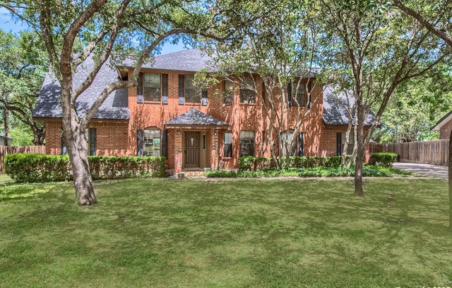 3035 Laura Lee Way